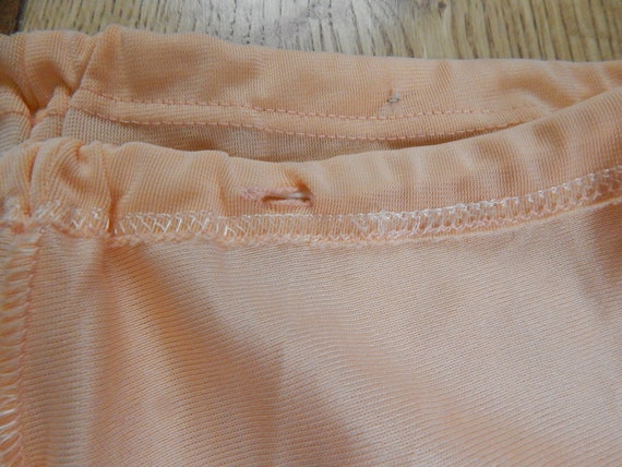 Size MEDIUM  Vintage Underwear Ladies Viscoze Kni… - image 9