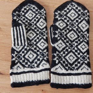 Wool Mittens Handmade Retro Knitted Men / Unisex Mittens Made in