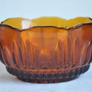 Vintage gelbe Glasschale, große Bonbonschale, Vintage Kristallschale, Design, schwere Schale