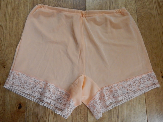 Size MEDIUM  Vintage Underwear Ladies Viscoze Kni… - image 1