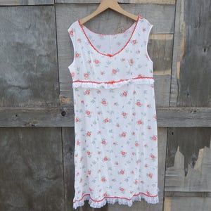 Camisón vintage de nailon con flores para mujer