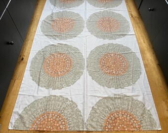 Lot de 2 longs rideaux rétro vintage en polyester clair/viscoze, années 1970. Un rideau mesure : 120 cm x 208 cm (47 x 81 po.)