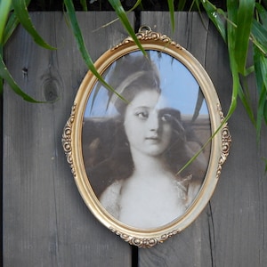 Antique Wooden/ Plaster Picture Frame/ Oval Golden Photo Frame Wall Decor Home Decor