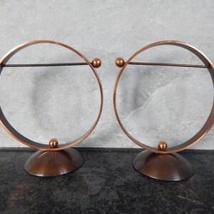 Lot de 2 supports de plaque vintage en cuivre ronds plus petits pour souvenirs sportifs Support en cuivre Support pour plaque de bienvenue en cuivre Décoration de bureau en cuivre