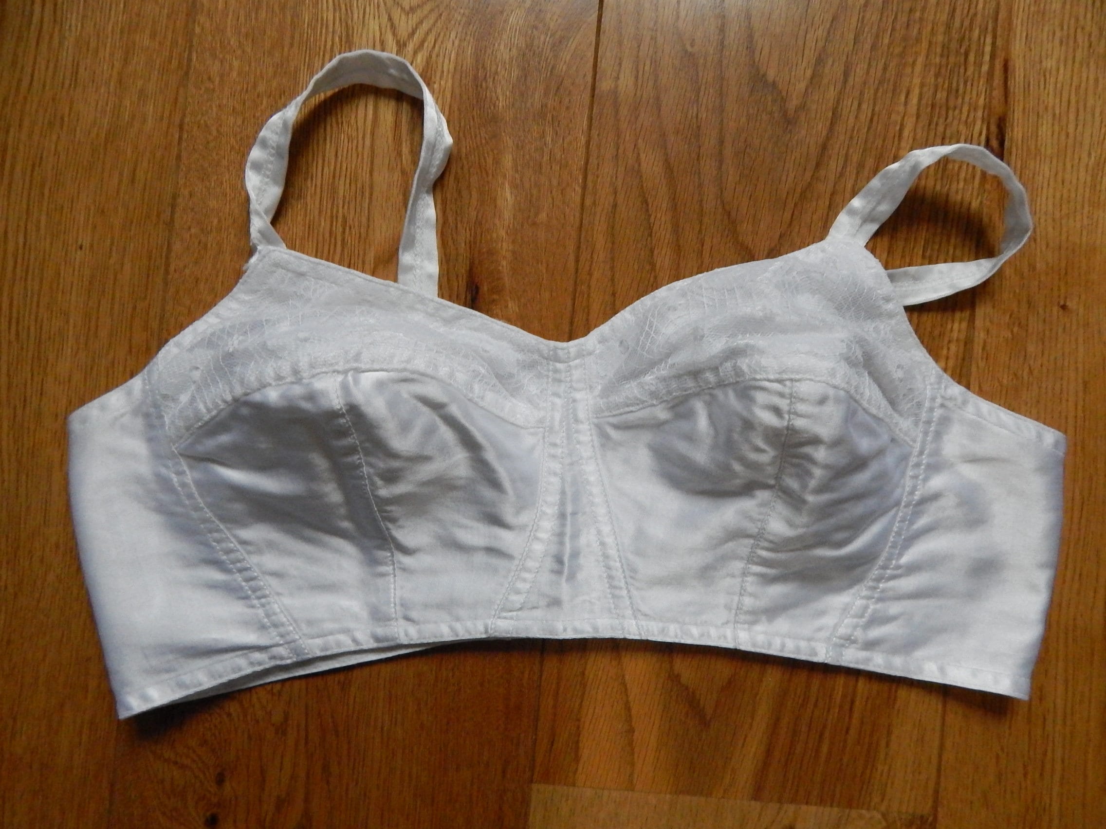 Brassiere Vintage White Cotton Lingerie With Polyester Lace Ladies Bra  White Cotton 1987 Used -  Denmark