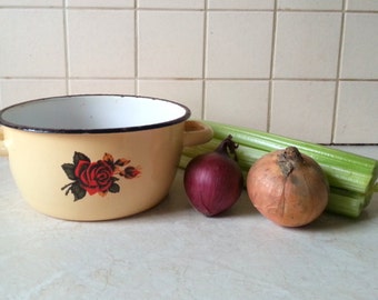 Vintage Sowjetische Emaille Schale Rustikal Bauernhaus Metall Schale Rote Blume Design Übertopf Sowjetische Ära Küchenschale