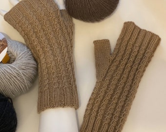 Knitting instructions for hand warmers