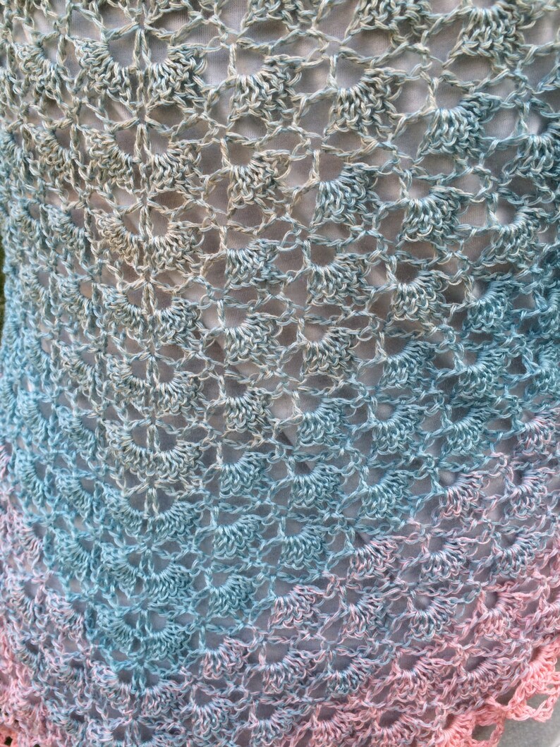 Triangular scarf Pastel image 3