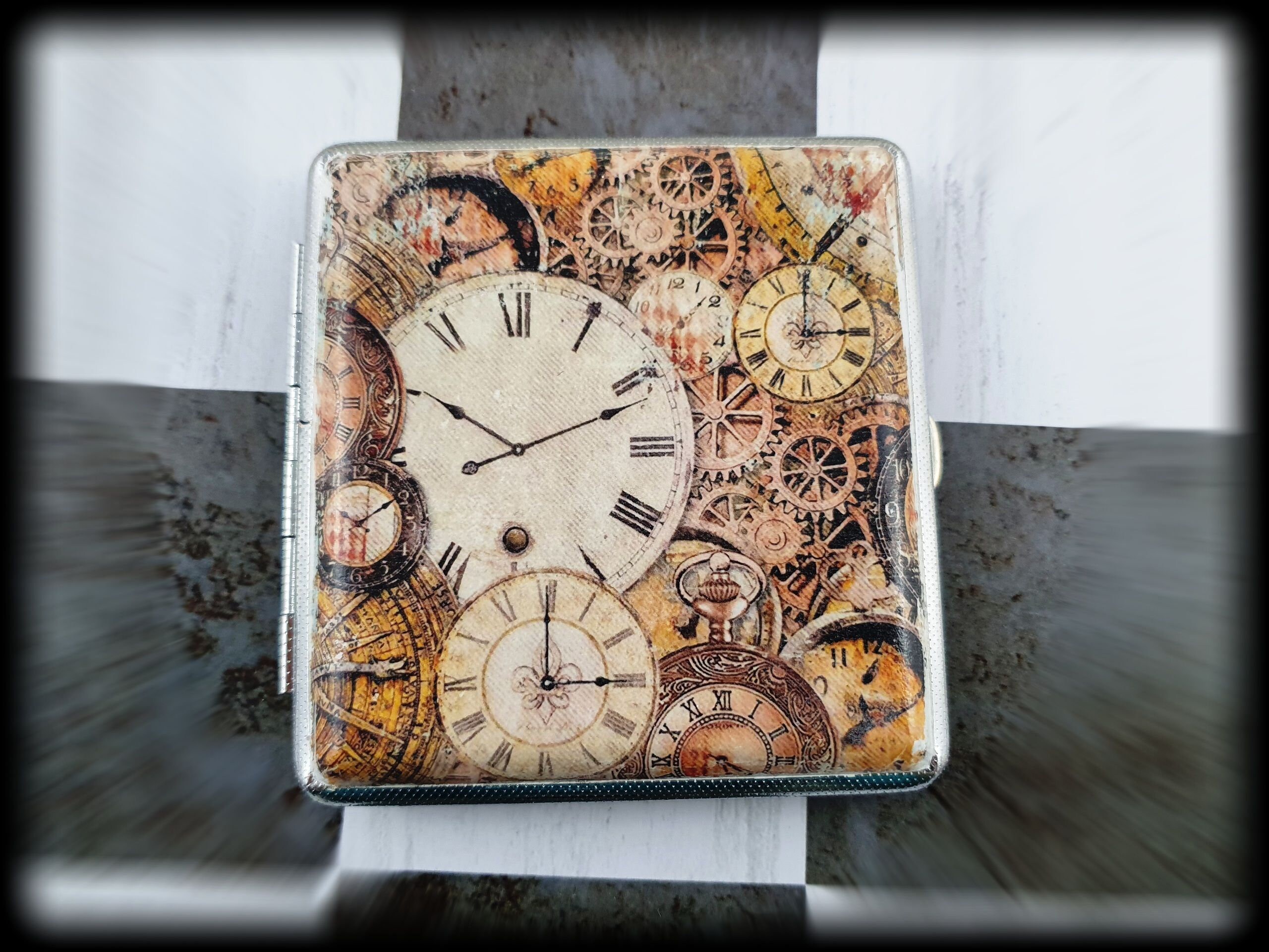 tobacco clock Tobacco Clocks