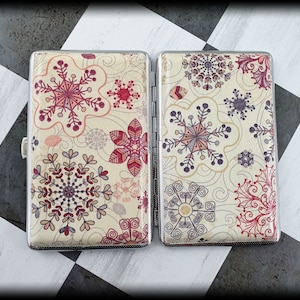 Étui à cigarettes mince Boîte à cigarettes Snowflake technique de découpage d’inspiration vintage, Support de carte de visite imprimé hiver