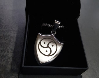 Collar BDSM con colgante de cresta triskel y joyero