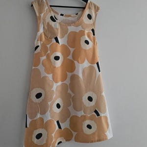 Vintage Marimekko handgemaakte bloemen A-lijn jurk maat S, Marimekko Unikko stoffen jurk | Handgemaakt statementstuk | Icoon van Fins design