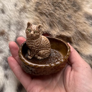 イギリス ヴィンテージ 猫顔小物皿 イギリス ヴィンテージ 猫 絵皿