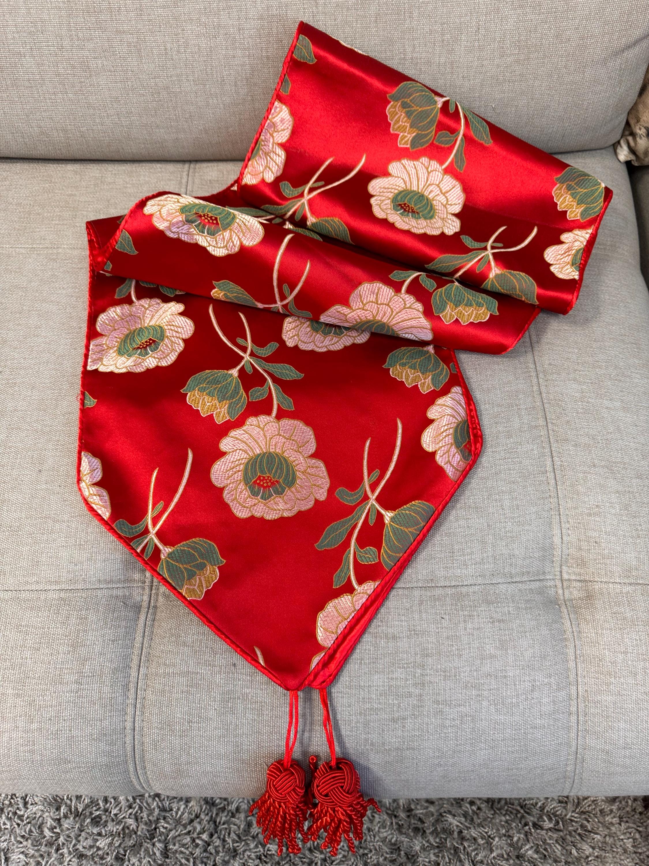 Silky Jaquard Oriental Table Runner, Chinese Style Brocade Floral