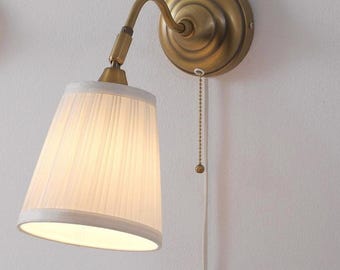 Vintage Messing Wandleuchte – Skandinavische MCM Leuchte – Plissee Lampe – Postmodernes, eklektisches Dekor – IKEA Astrid Beleuchtung