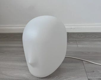 Lampada a forma di testa multicolore Ikea con 7 cambi di colore