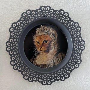 Ikea Skuar Victoriaanse stijl kattenportret dienblad, door Thierry Poncelet geïnspireerde muurkunst, zeldzame Limited Edition, één bord