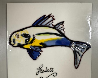 Hermoso azulejo de cerámica pintado a mano con motivos marítimos para decoración del hogar, estilo náutico, Salcombe, Inglaterra.