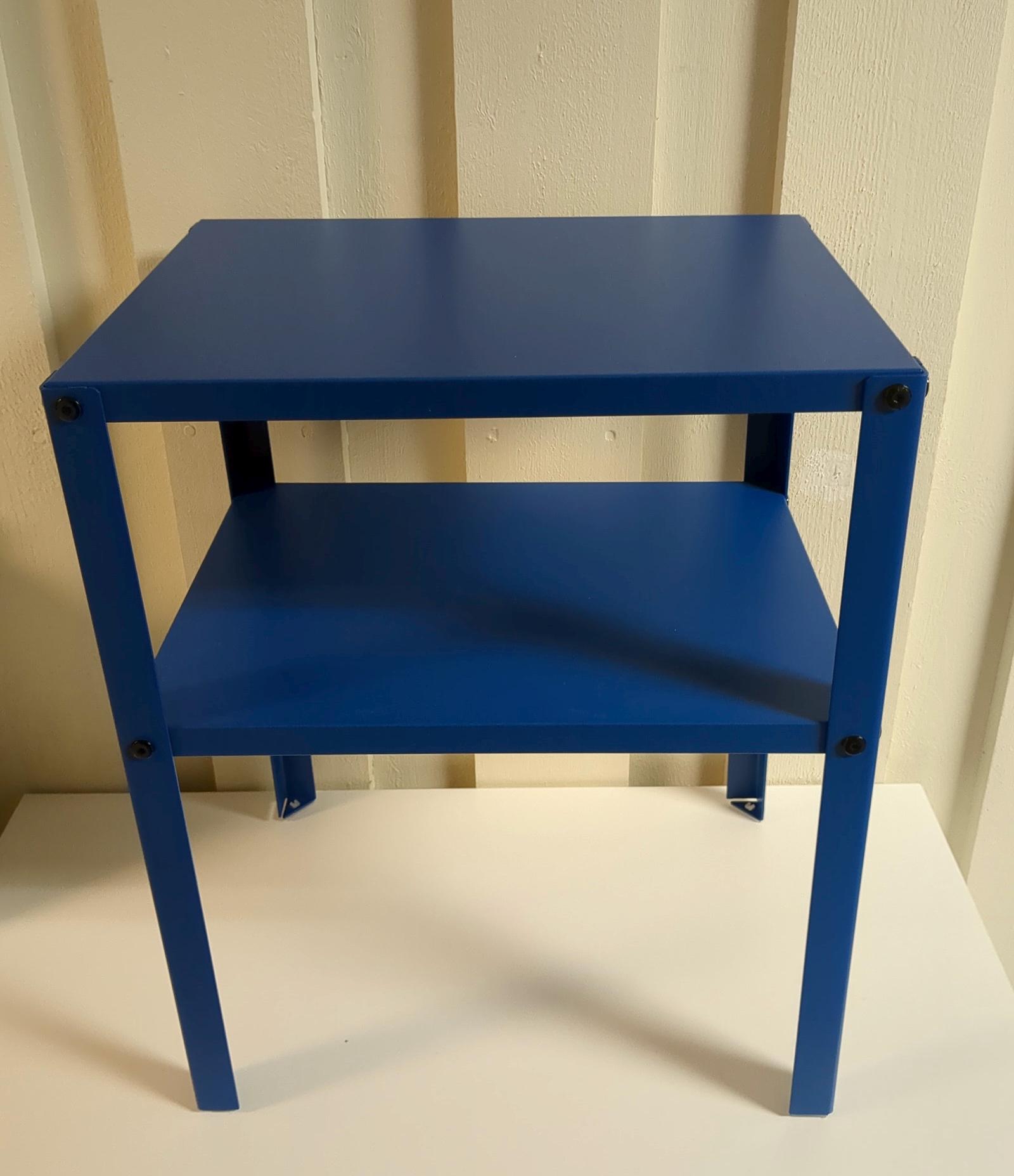 IKEA KNARREVIK クナレヴィーク サイドテーブル ブルー イケア 限定版ブルー IKEA KNARREVIK ベッドサイドテーブル – ミニマルな
