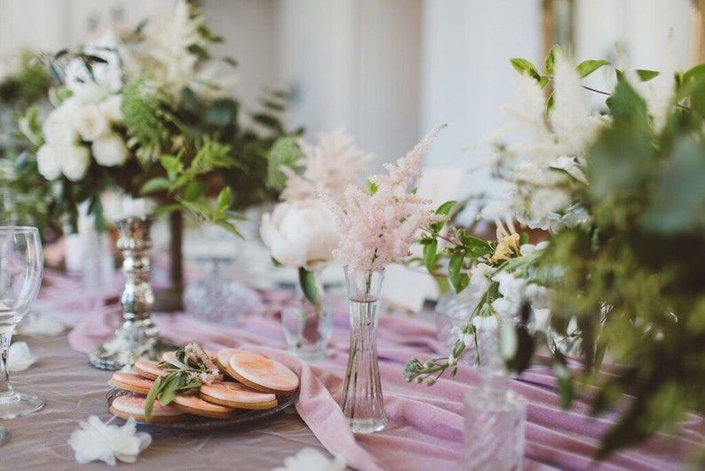 Pink Velvet Table Runner imagem 3