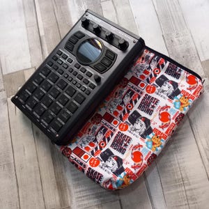 SK8 Sleeve - Gevoerde koffer voor Roland SP-404 MKII Sampler - Bescherming en functionaliteit