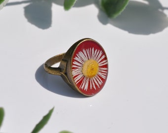 Pressed Flower Ring, Flower Ring, Wild Daisy Ring, Green Ring, Bronze Ring, Wildflower Ring, Pressed Flower Ring, Real Flower Ring