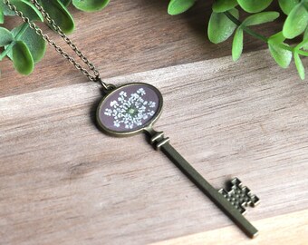 Wildflower Necklace, Key Necklace, Real Pressed Flower Necklace, Flower Necklace, Preserved Flower, Dried Flower, Gifts for Her