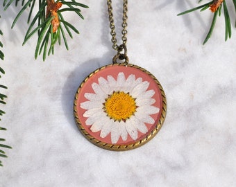 Wildflower Necklace, Daisy Necklace, Real Pressed Flower Necklace, Flower Necklace, Preserved Flower, Dried Flower, Gifts for Her