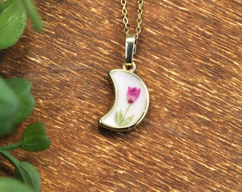 Wildflower Necklace, Tiny Necklace, Real Pressed Flower Necklace, Gold Necklace, Preserved Flower, Dried Flower, Heather, Moon Necklace