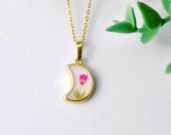 Wildflower Necklace, Tiny Necklace, Real Pressed Flower Necklace, Gold Necklace, Preserved Flower, Dried Flower, Heather, Moon Necklace