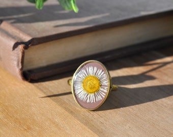 Pressed Flower Ring, Flower Ring, Wild Daisy Ring, Taupe Ring, Bronze Ring, Wildflower Ring, Pressed Flower Ring, Real Flower Ring
