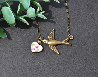 Bird Necklace/ Wildflowers/ Dried Flowers/ Heart Necklace/ Real Pressed Flower Necklace/ Cute Necklace/ Bird Necklace/ BFF Necklace/ Gifts