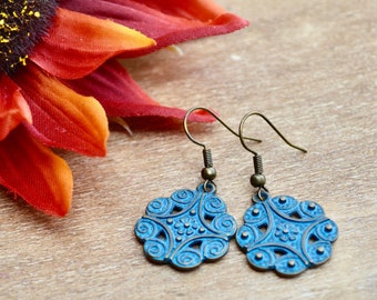 patina flower earrings in antique brass / handmade gift / gift for her / dangle earrings / boho earrings / summer jewelry / gifts for mom