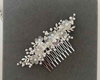 Claudia Wedding Hair Comb, Bridal Hair Accessories, Pearl Hairpiece, Tiara, Bride gift, Hairvine