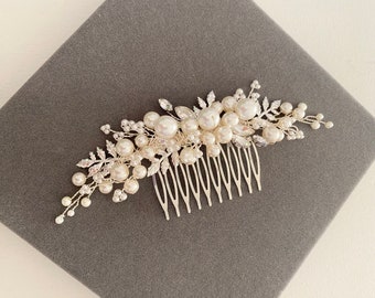 Awen Pearl Bridal Hair Comb: Swarovski Crystal Hairpiece