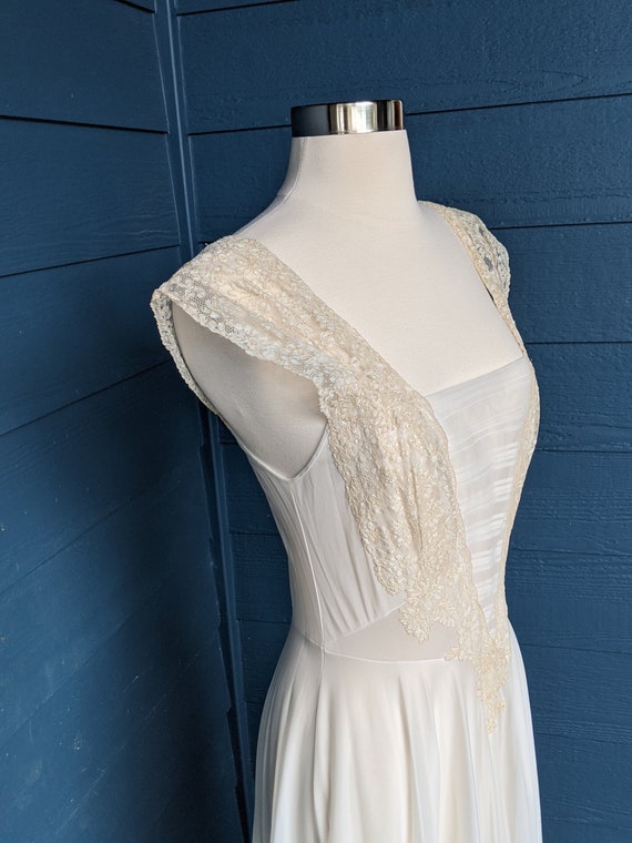 Vintage Vanity Fair 1950s Full Length Nightgown