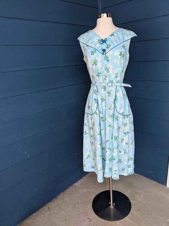 Vintage 1950s Blue Floral Dress