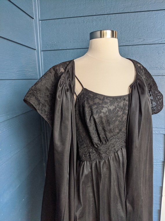 Vintage Vanity Fair Peignoir Set