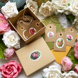 Ensemble d'étiquettes cadeaux roses faites maison avec boîte assortie, 20 étiquettes cadeaux en papier kraft, étiquettes cadeaux florales, étiquettes cadeaux botaniques, idée cadeau