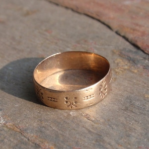 Antique Victorian Cigar Gold Band, Wide Patterned Pinky Ring, Rosy Yellow 10k Vintage Womens Midi Size 3 3/4