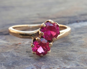 Ladies Vintage Art Deco Crossover Ruby Ring 10k July Birthstone yellow gold 2 stone bypass Victorian Claw Set toi et moi