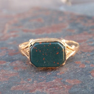 Antique Bloodstone Signet Ring, Art Deco Green Red Rectangle Stone, Victorian Statement March Birthstone, Women or Mans Heliotrope 10k Gold