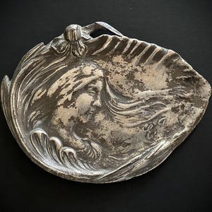 Plat ou porte-cartes Art nouveau ancien / plateau à épingles / porte-objets / plateau à boucles d'oreilles / décoration de bureau