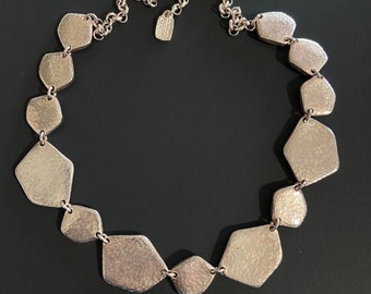 Collana di design francese, collana di bigiotteria vintage Dider Thebaud degli anni '90, Il etail une Fois, girocollo di design da collezione di Parigi