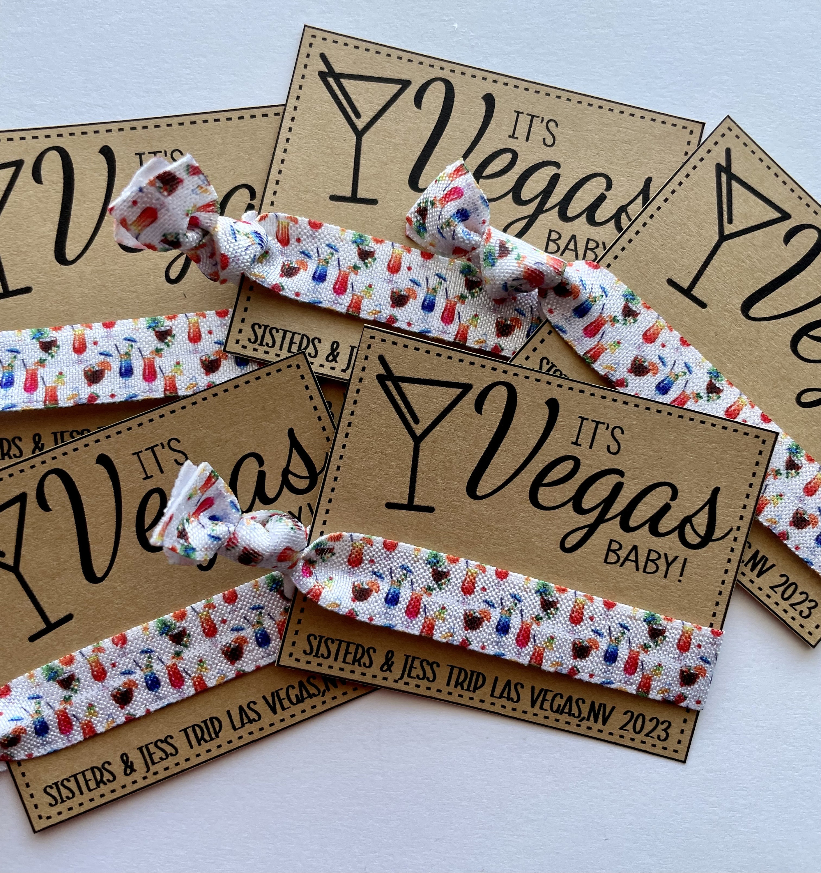 Regalos para despedidas de soltera en Las Vegas: Coleteros personalizados -  Etsy México, image size:2820x3000