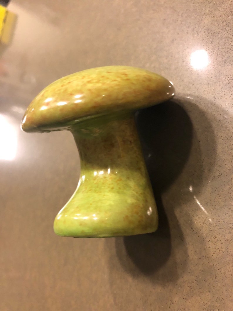 Free shipping! cute mushroom salt shaker