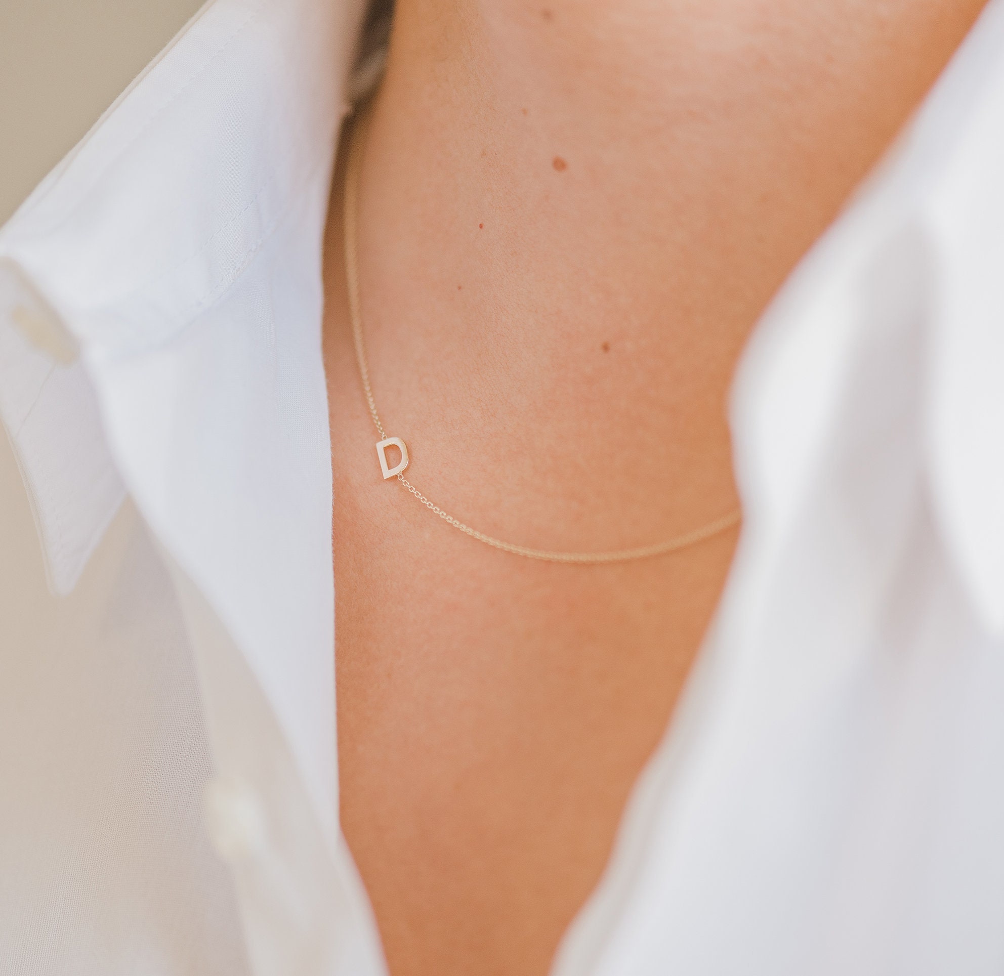 FLOATING INITIAL NECKLACE – Society Nautique