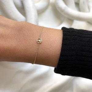 14k Gold Tiny Peace Bracelet - Etsy