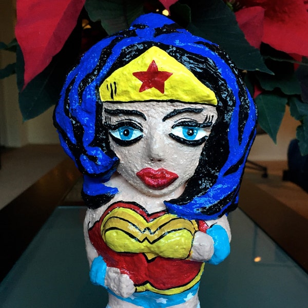 Big Wonder Woman parody, garden gnome 8.5 inches, inspired by DC Comics Justice League