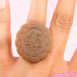 Vintage Chocolate Rose Ring